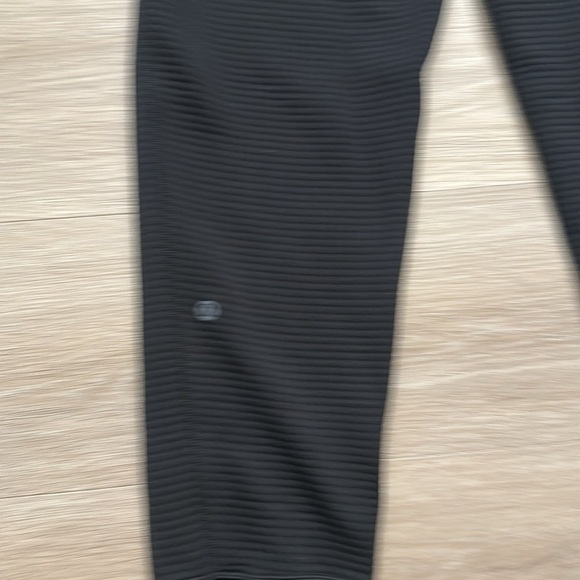 Lululemon Waffle-Knit Mid-Rise Jogger - Picture 13 of 13